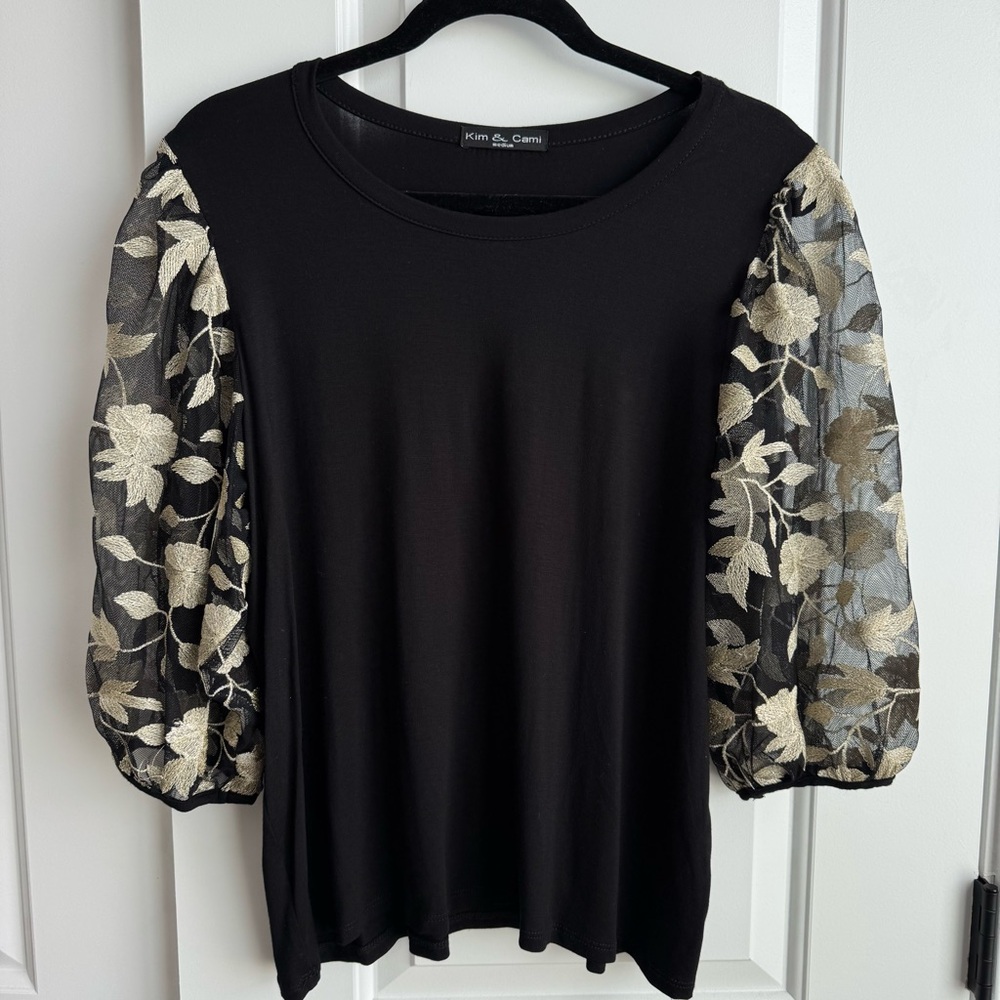Kim & Cami Gold Embroidered Mesh Puff Sleeve Top M